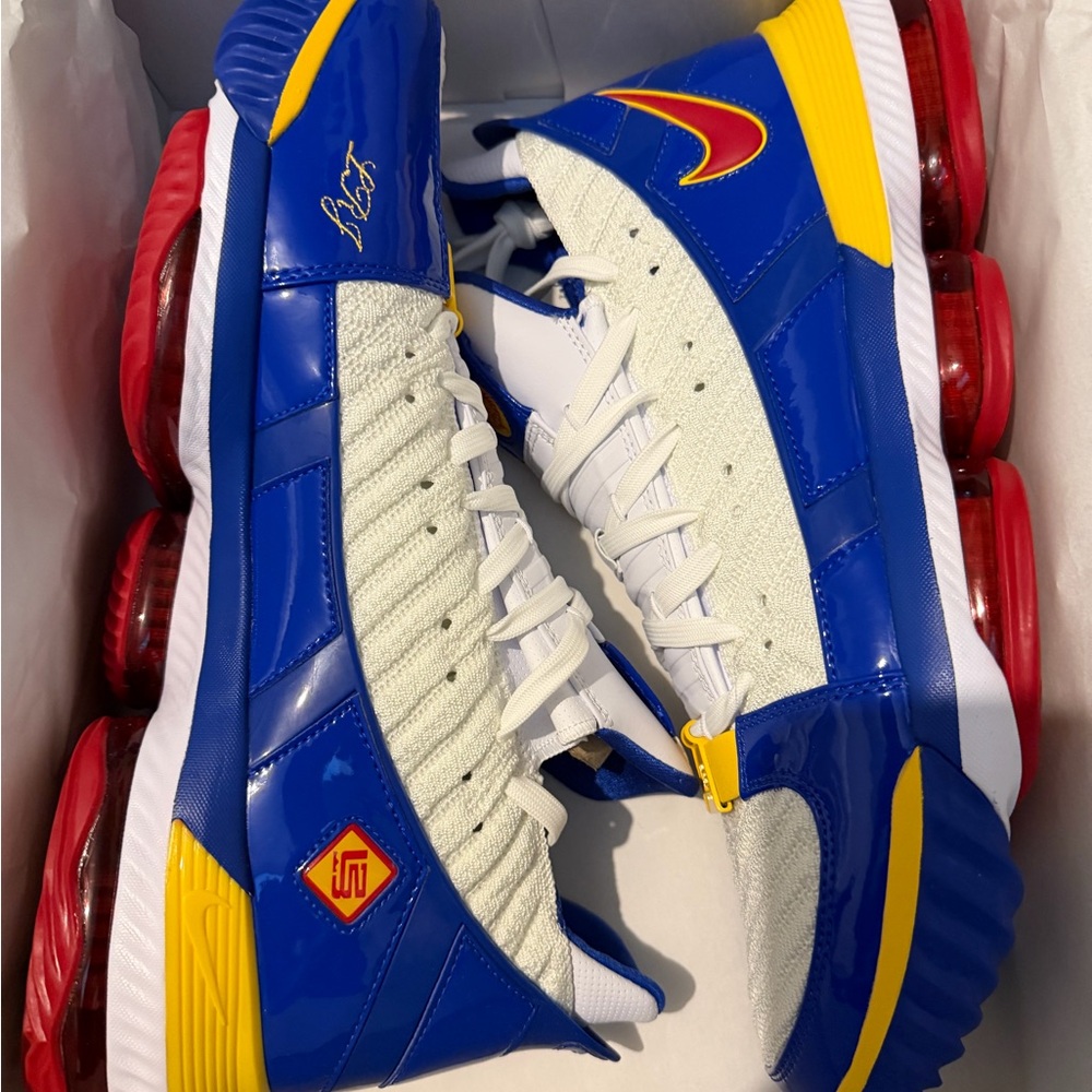 Nike LeBron XVI SB, white/varsity red, Blue and Yellow basketball Shoes, NWT